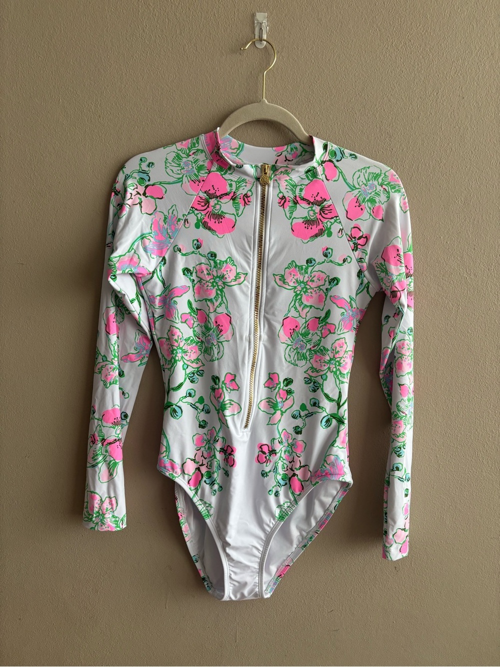 Lilly Pulitzer Randee Rashguard One-Piece Swimsuit UPF 50+ Size 6 NWT Orchids